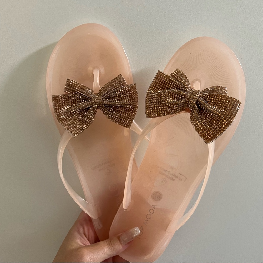 Brand new Top Moda sandals with bow